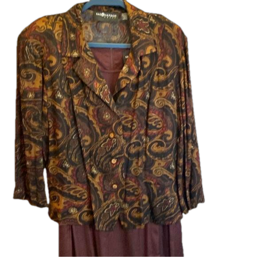 Stag Harbor ladies 12 Tall plum color strapless under with paisley light jacket